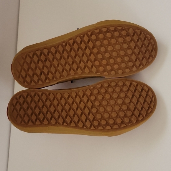 𝅺VANS SK8 Hi MTE Checkerboard Red Suede Kids size 6, like new - Picture 4 of 4